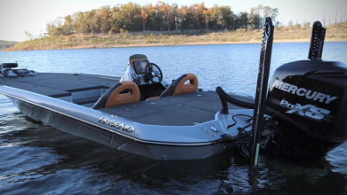 how much does a bass boat weigh